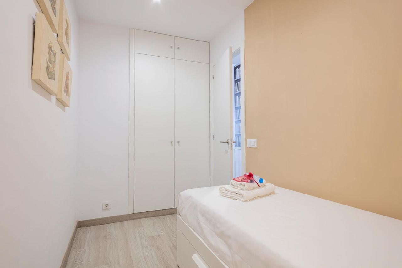 Alcam Books Apartment Barcelona Exterior photo